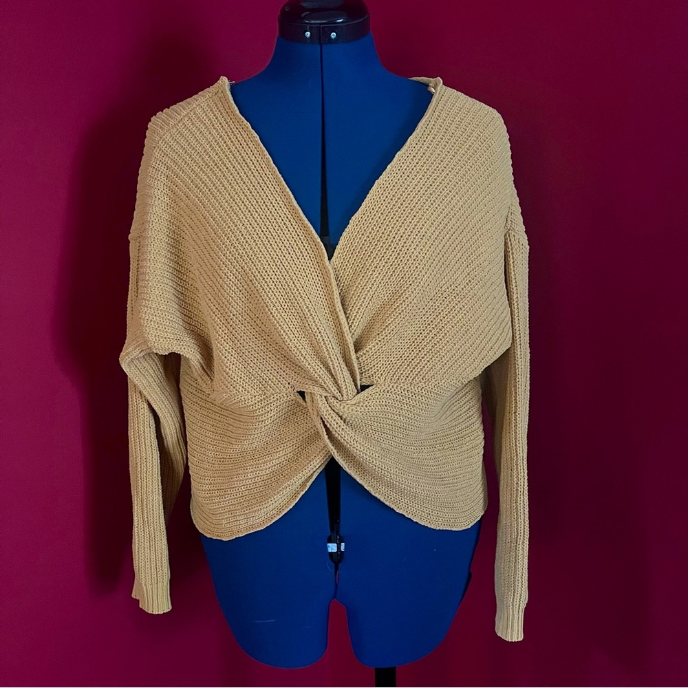 Jessica Simpson Twisted Front Cropped Sweater - Picture 1 of 9